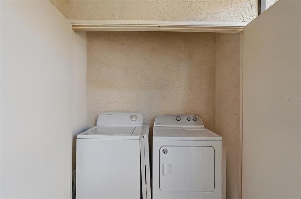 For Sale: $205,000 (2 beds, 2 baths, 1045 Square Feet)