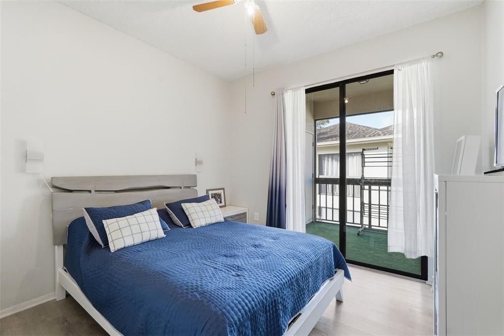 For Sale: $205,000 (2 beds, 2 baths, 1045 Square Feet)