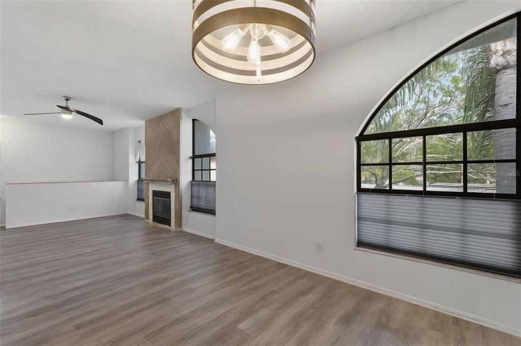 For Sale: $205,000 (2 beds, 2 baths, 1045 Square Feet)