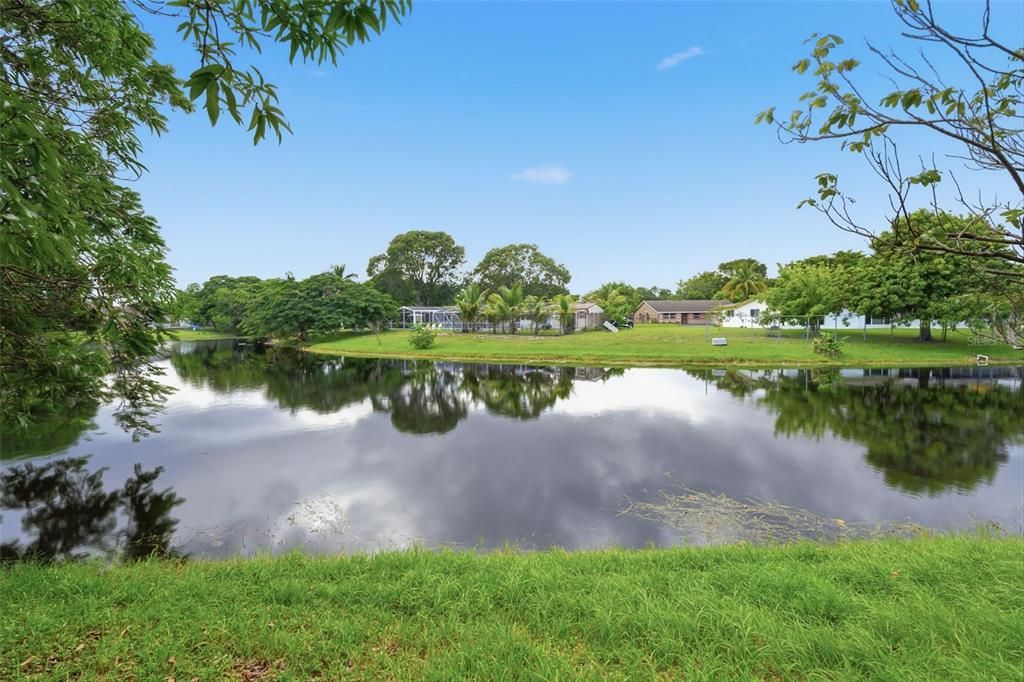 合同活跃: $325,000 (4 贝兹, 2 浴室, 1350 平方英尺)