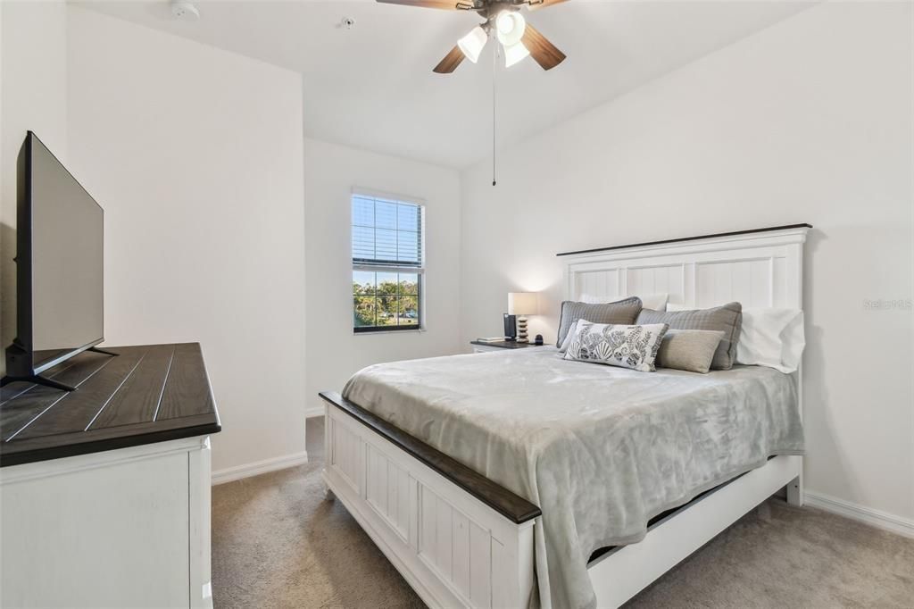 For Sale: $324,000 (3 beds, 2 baths, 1949 Square Feet)