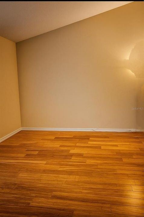 Под контрактом: $429,000 (3 спален, 2 ванн, 1872 Квадратных фут)