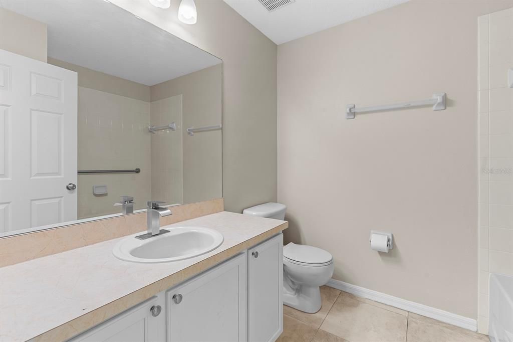 待售: $395,000 (4 贝兹, 2 浴室, 1962 平方英尺)