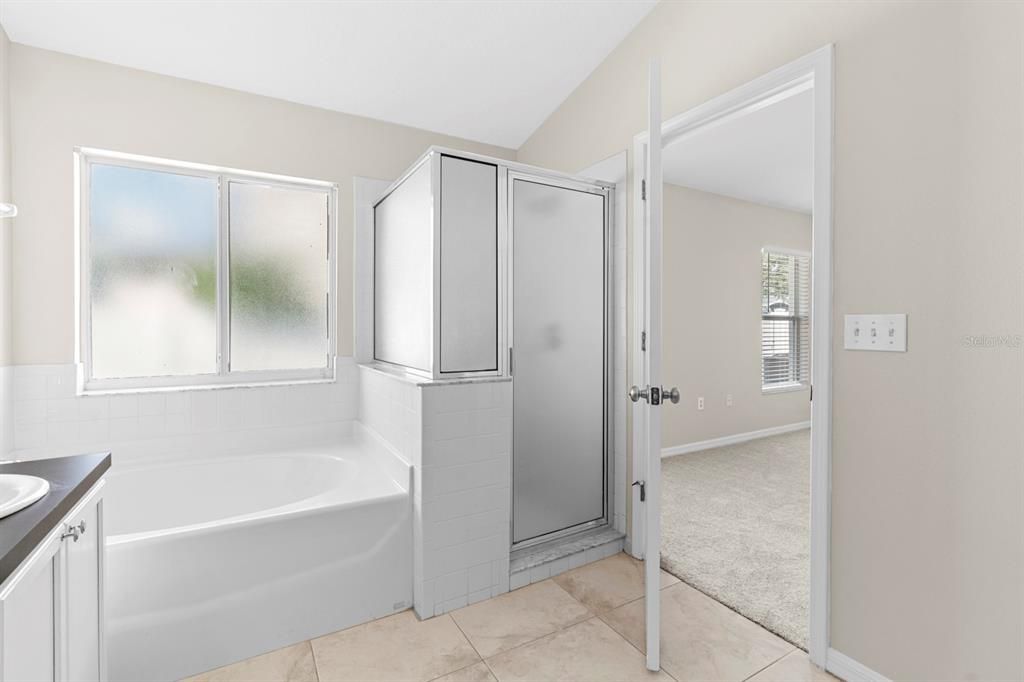 待售: $395,000 (4 贝兹, 2 浴室, 1962 平方英尺)