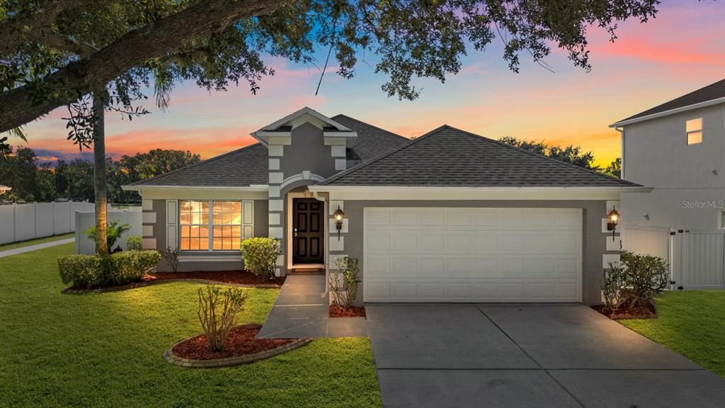 待售: $395,000 (4 贝兹, 2 浴室, 1962 平方英尺)