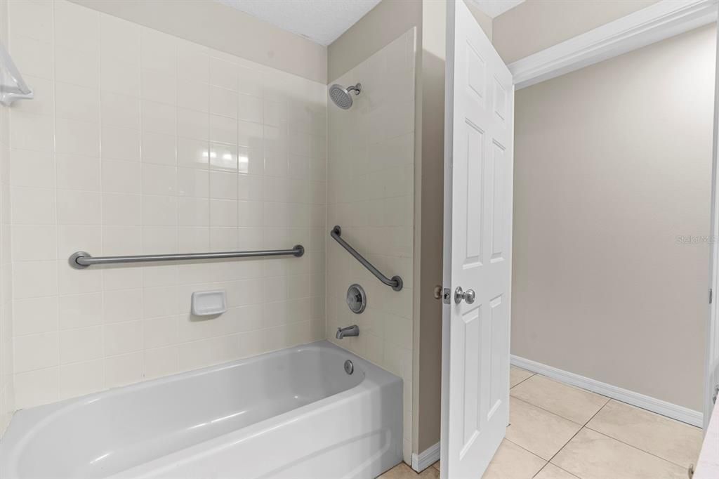 待售: $395,000 (4 贝兹, 2 浴室, 1962 平方英尺)