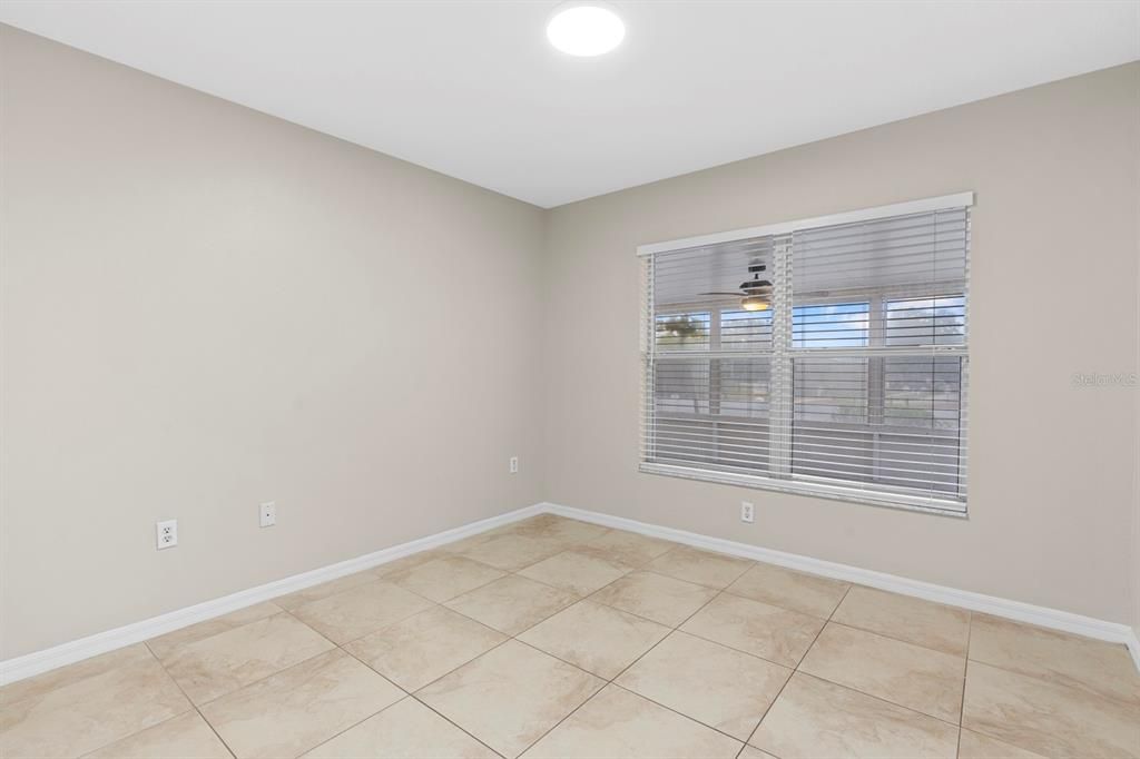 待售: $395,000 (4 贝兹, 2 浴室, 1962 平方英尺)