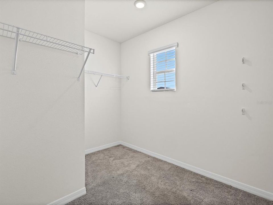 En Venta: $325,000 (5 camas, 3 baños, 2522 Pies cuadrados)