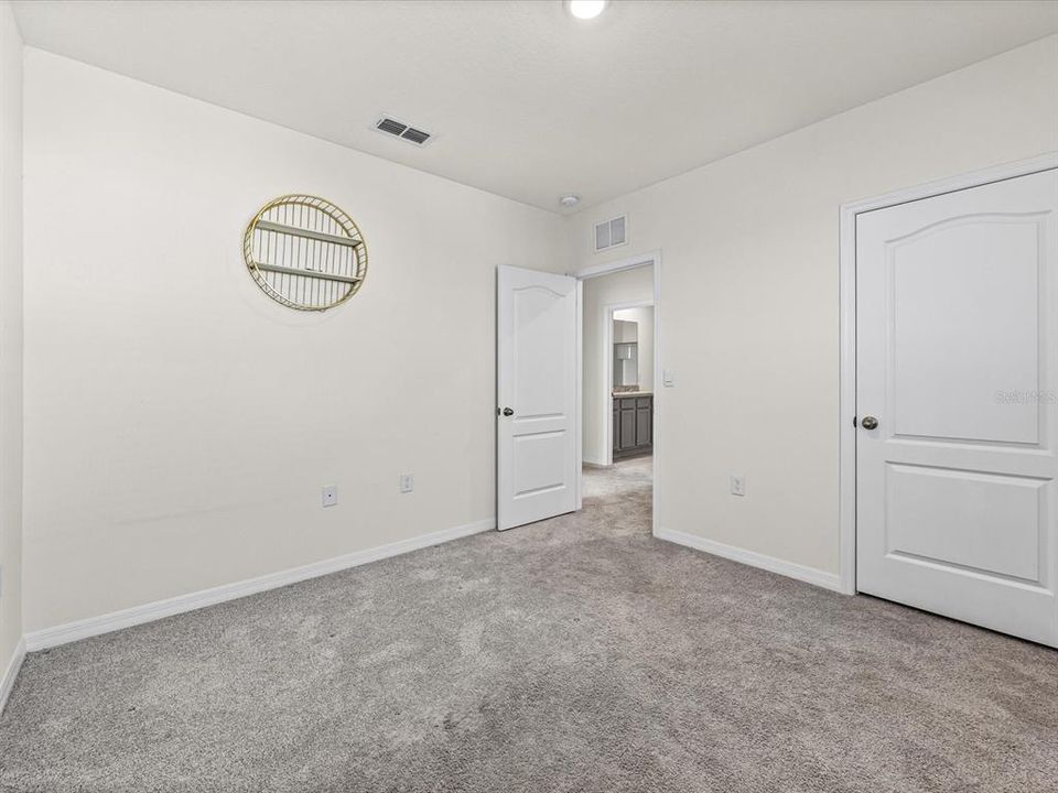 En Venta: $325,000 (5 camas, 3 baños, 2522 Pies cuadrados)