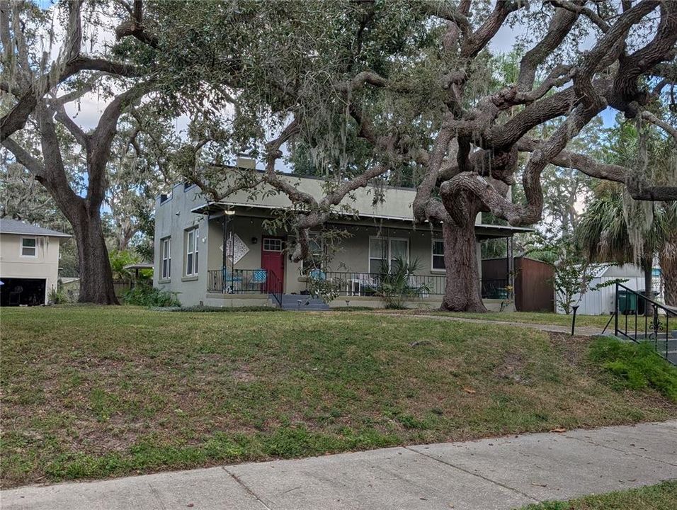 Recently Rented: $2,300 (2 beds, 1 baths, 988 Square Feet)