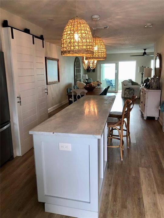 На продажу: $324,998 (1 спален, 1 ванн, 957 Квадратных фут)