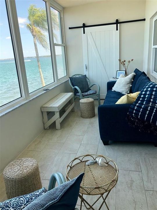 На продажу: $324,998 (1 спален, 1 ванн, 957 Квадратных фут)