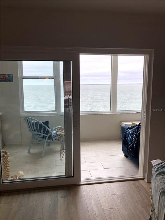 На продажу: $324,998 (1 спален, 1 ванн, 957 Квадратных фут)