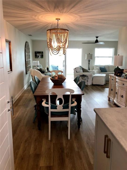 На продажу: $324,998 (1 спален, 1 ванн, 957 Квадратных фут)