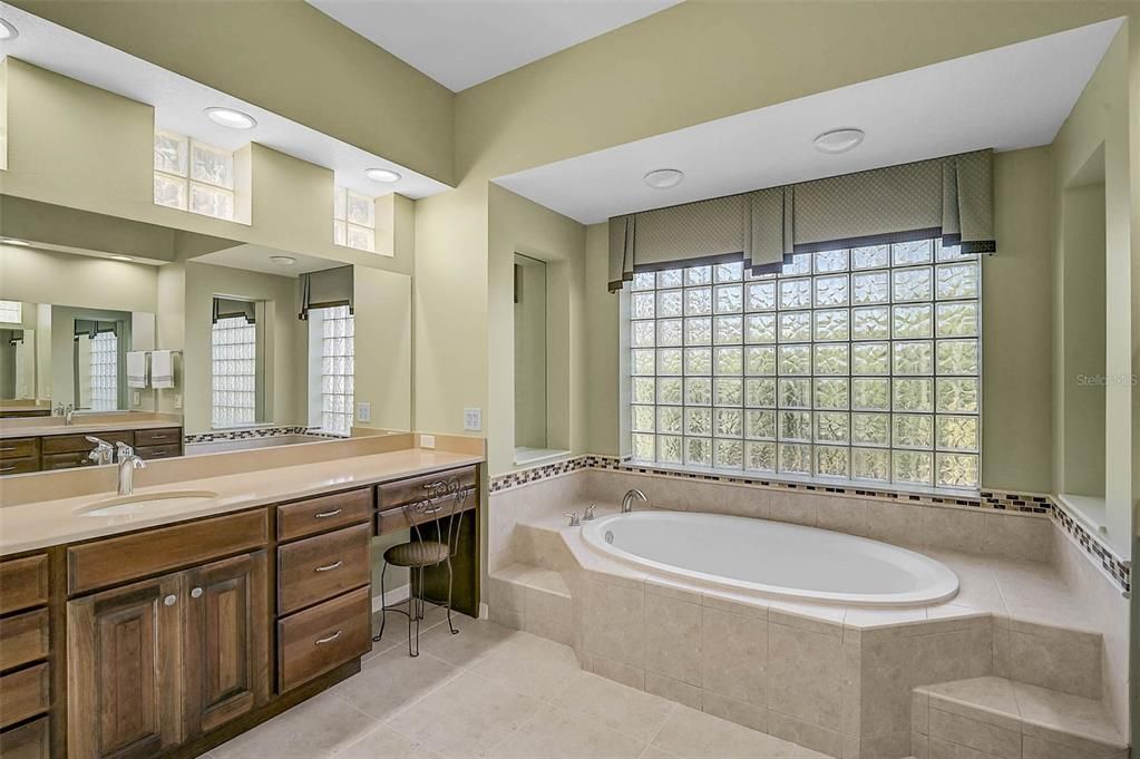 Active With Contract: $950,000 (4 beds, 3 baths, 3460 Square Feet)