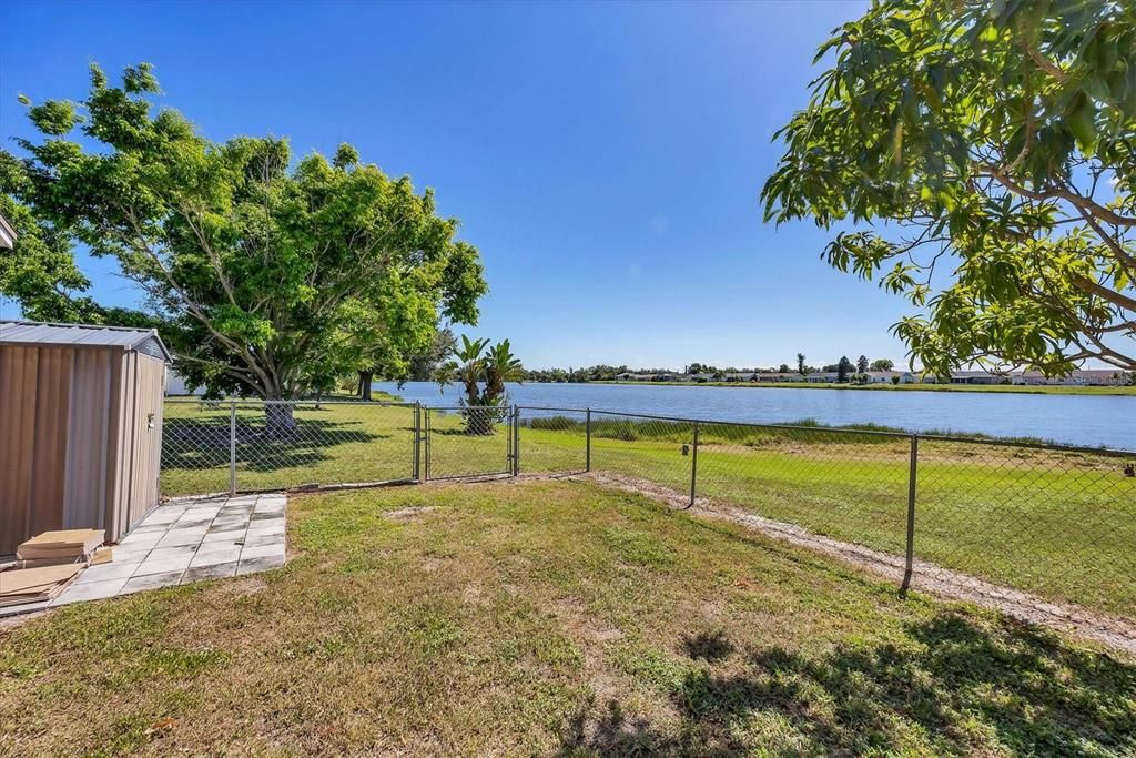 合同活跃: $239,900 (4 贝兹, 2 浴室, 1637 平方英尺)