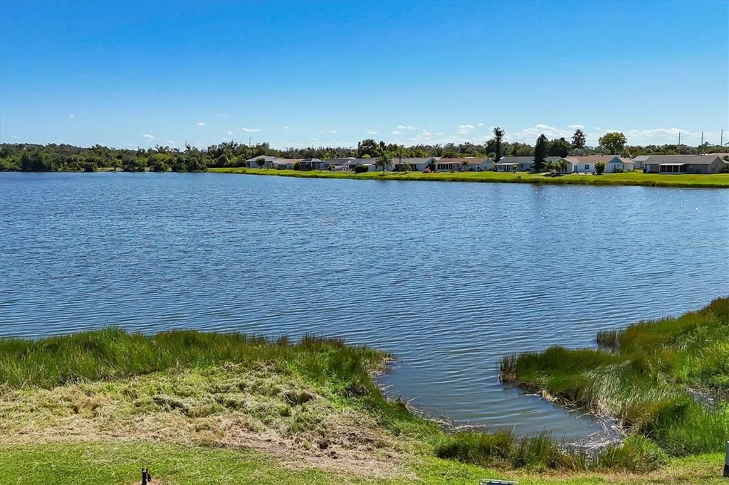 合同活跃: $239,900 (4 贝兹, 2 浴室, 1637 平方英尺)