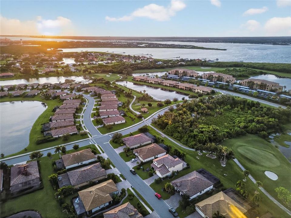 Active With Contract: $4,100 (4 beds, 3 baths, 2898 Square Feet)