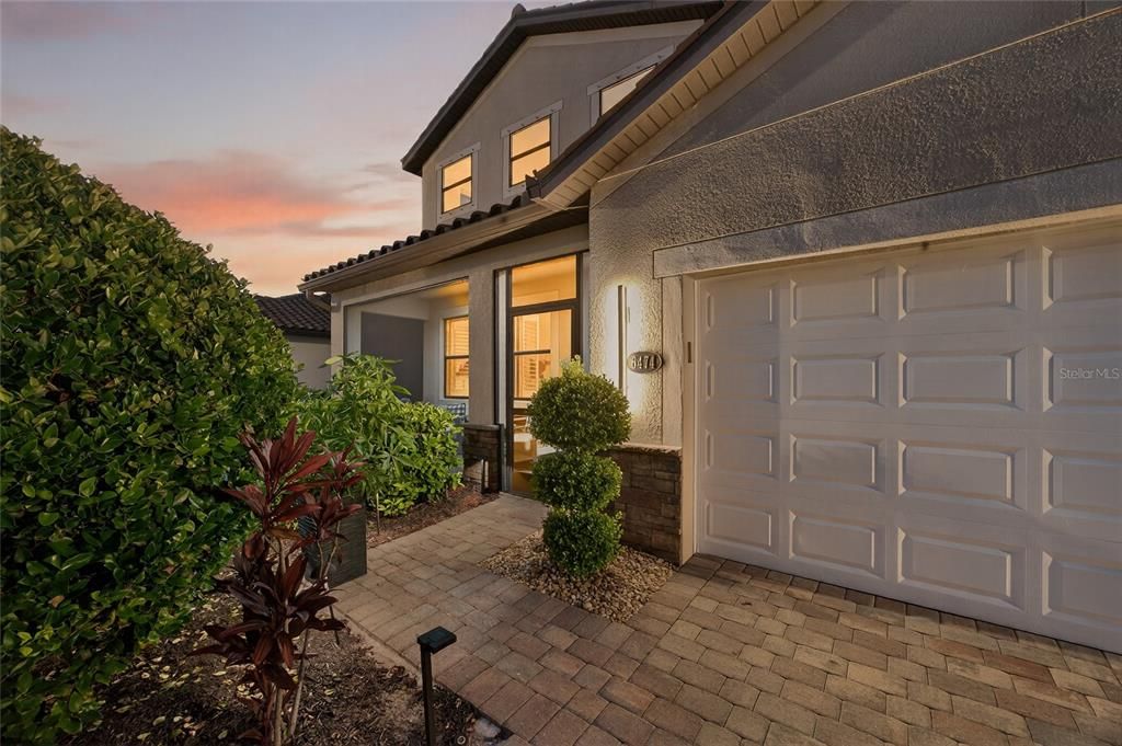 Active With Contract: $4,100 (4 beds, 3 baths, 2898 Square Feet)