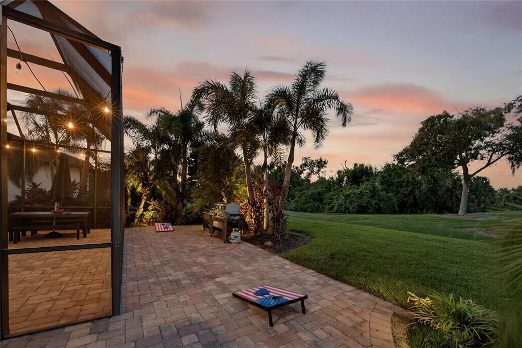 Active With Contract: $4,100 (4 beds, 3 baths, 2898 Square Feet)