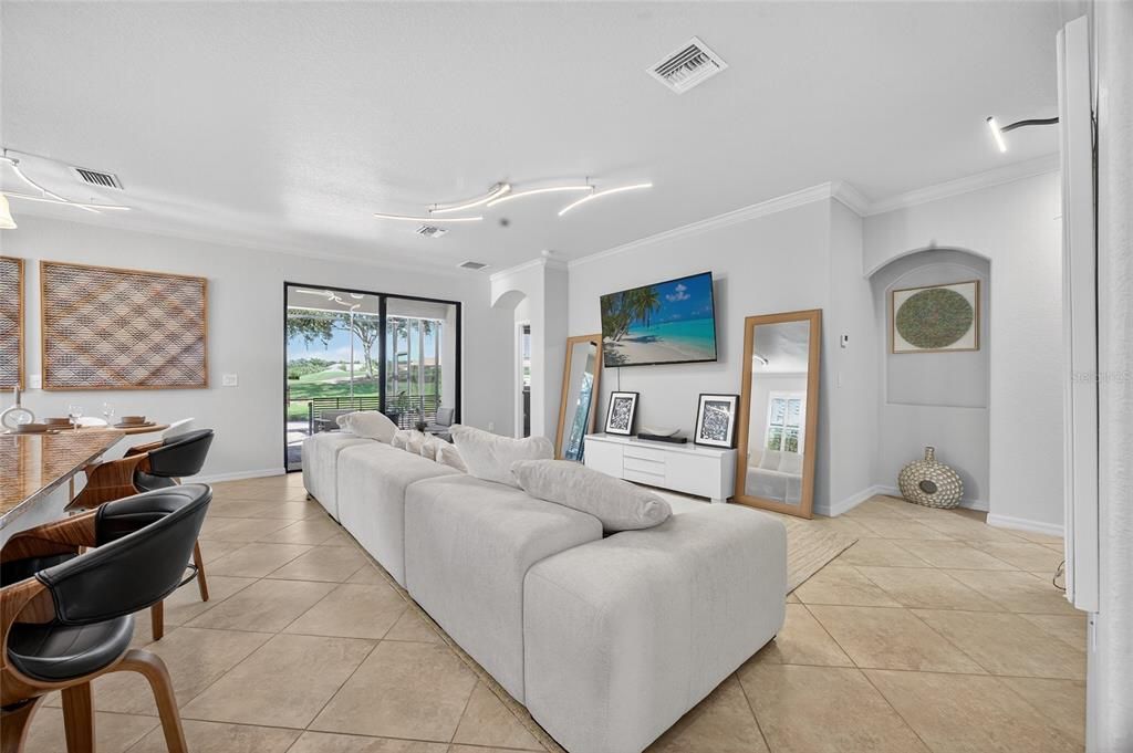 Active With Contract: $4,100 (4 beds, 3 baths, 2898 Square Feet)