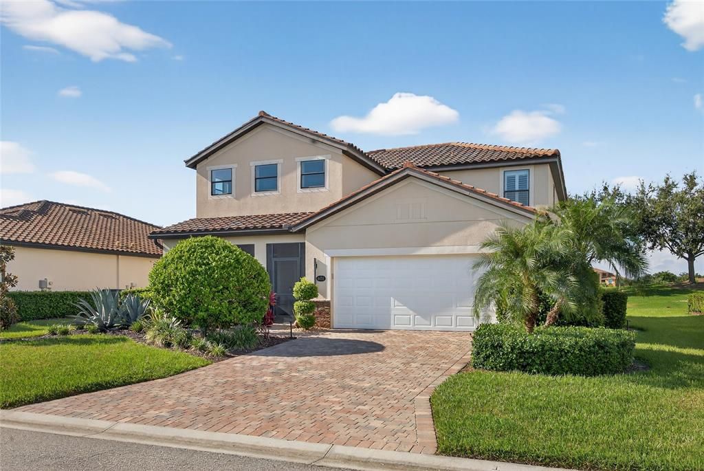 Active With Contract: $4,100 (4 beds, 3 baths, 2898 Square Feet)