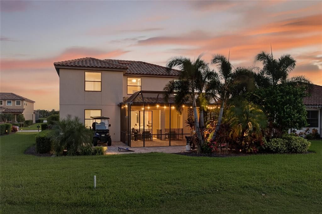 Active With Contract: $4,100 (4 beds, 3 baths, 2898 Square Feet)