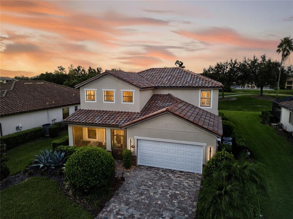 Active With Contract: $4,100 (4 beds, 3 baths, 2898 Square Feet)