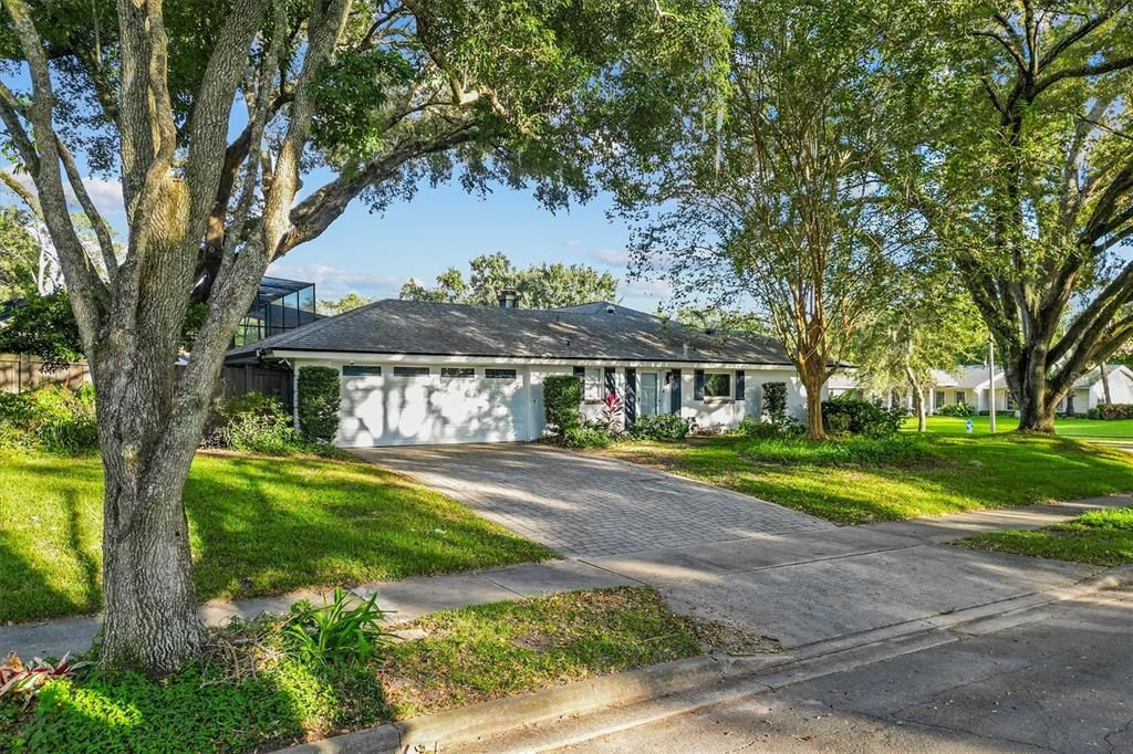 待售: $900,000 (4 贝兹, 2 浴室, 2700 平方英尺)