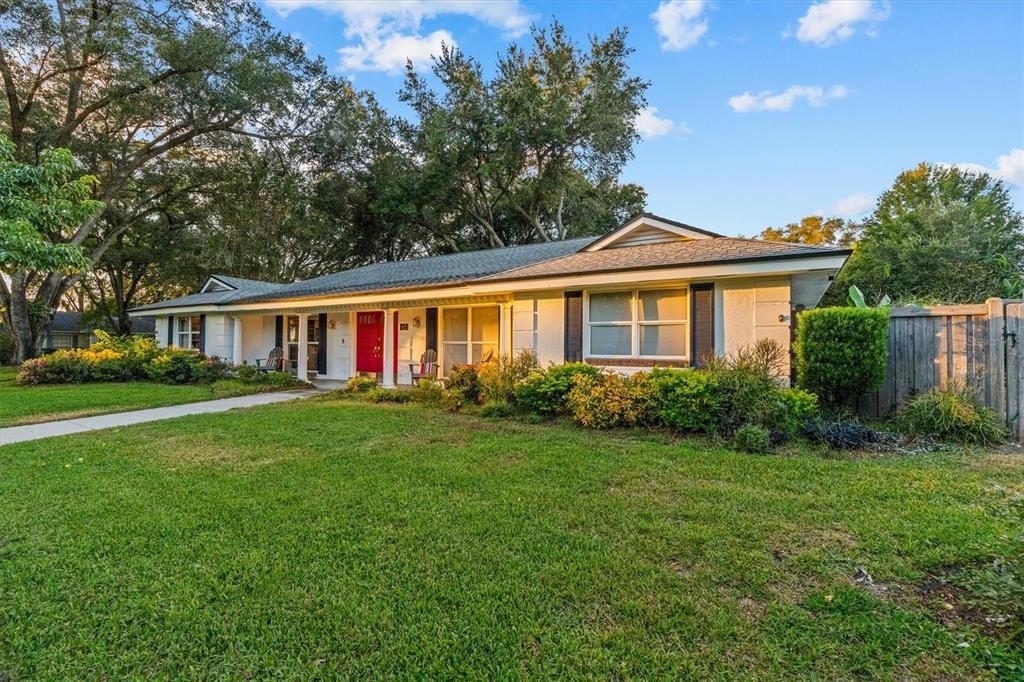 待售: $900,000 (4 贝兹, 2 浴室, 2700 平方英尺)