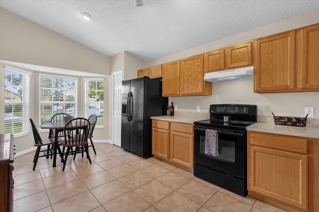 Active With Contract: $345,000 (3 beds, 2 baths, 1260 Square Feet)