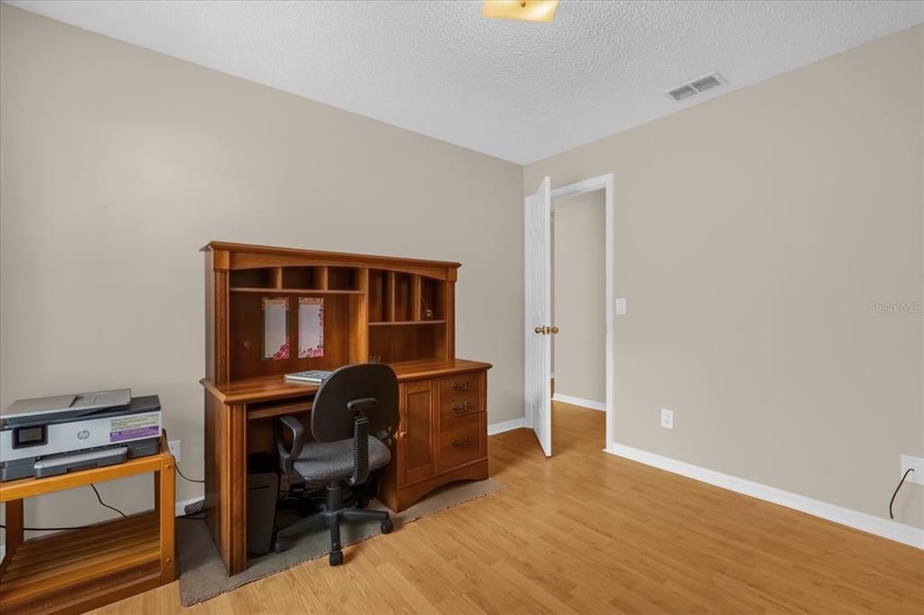 Active With Contract: $345,000 (3 beds, 2 baths, 1260 Square Feet)