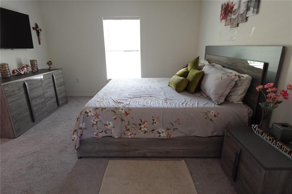 For Sale: $339,000 (4 beds, 2 baths, 1818 Square Feet)