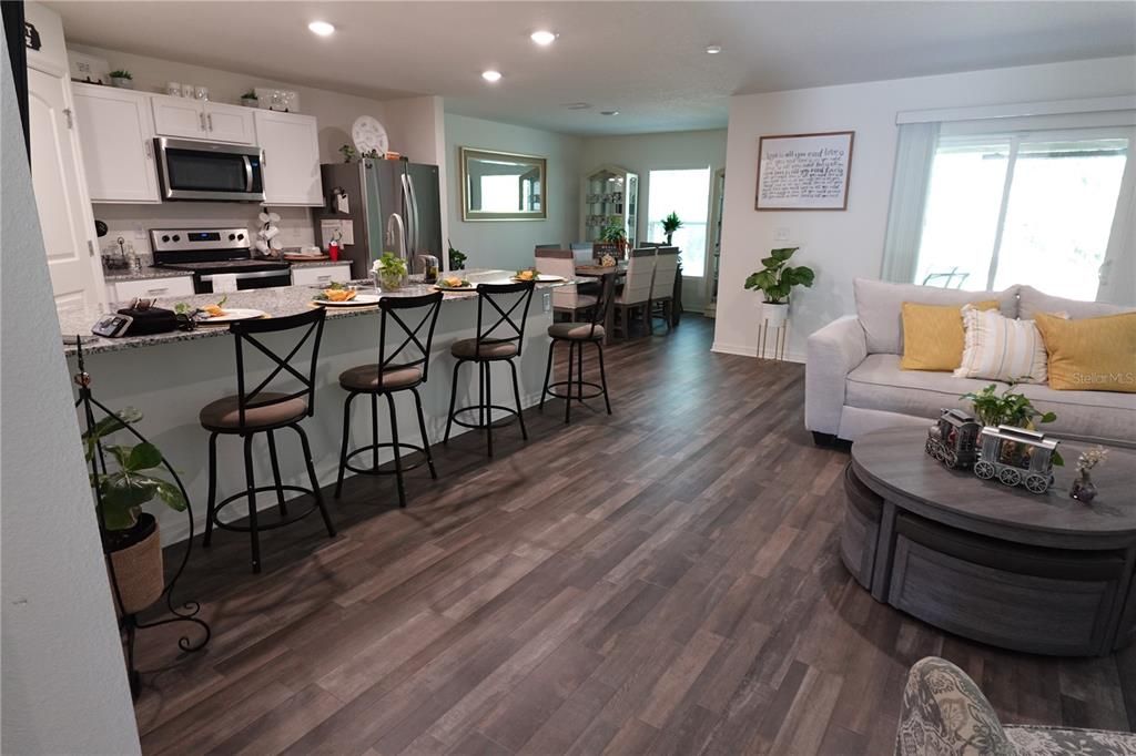 For Sale: $339,000 (4 beds, 2 baths, 1818 Square Feet)