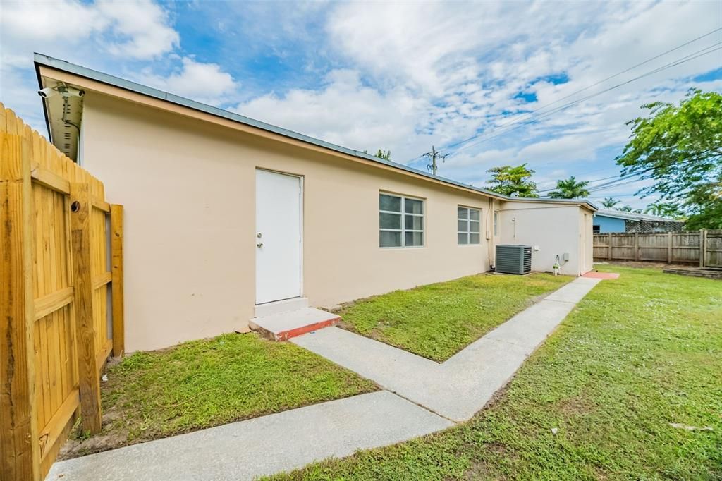 На продажу: $699,900 (3 спален, 3 ванн, 1514 Квадратных фут)