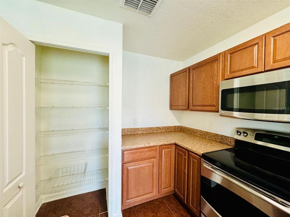 En Renta: $1,799 (3 camas, 2 baños, 1369 Pies cuadrados)