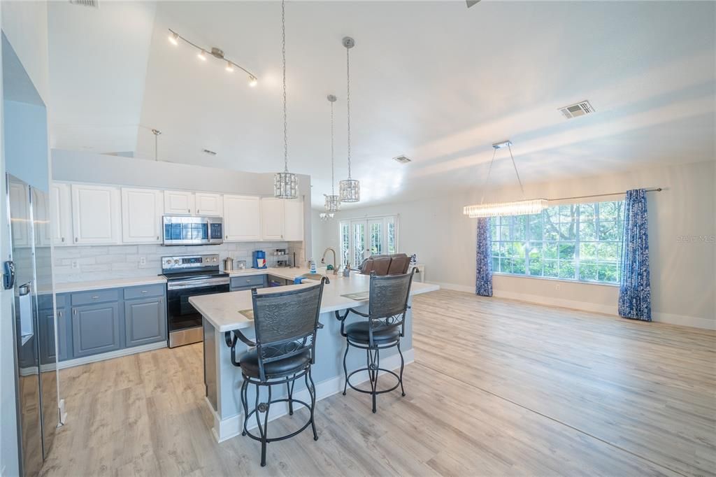 For Sale: $410,000 (2 beds, 2 baths, 2297 Square Feet)