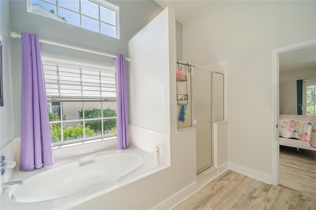 For Sale: $410,000 (2 beds, 2 baths, 2297 Square Feet)