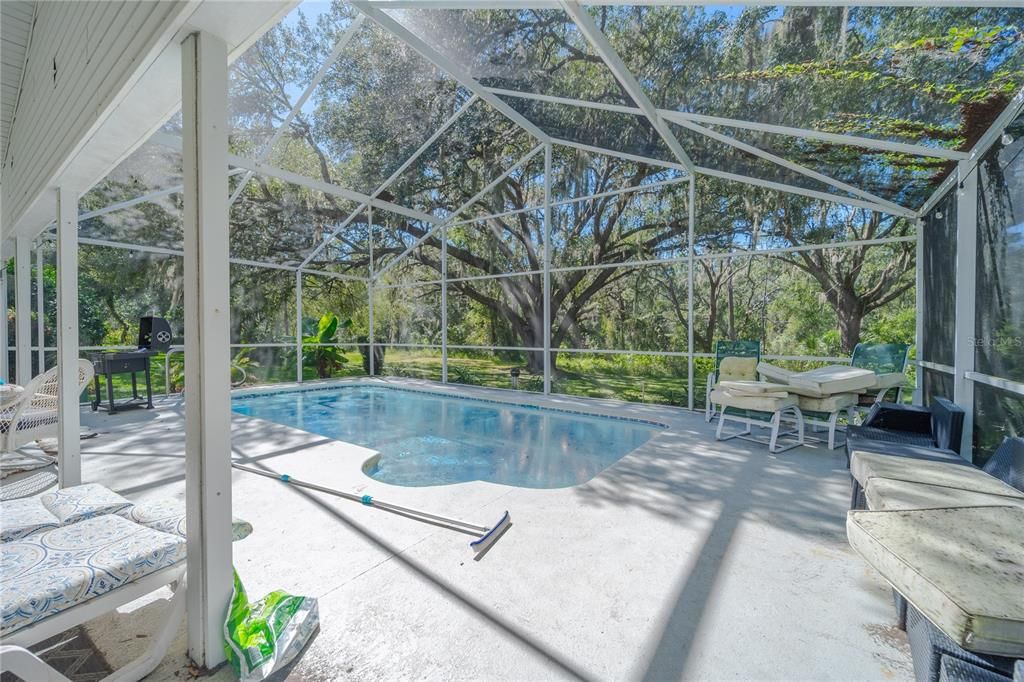 For Sale: $410,000 (2 beds, 2 baths, 2297 Square Feet)