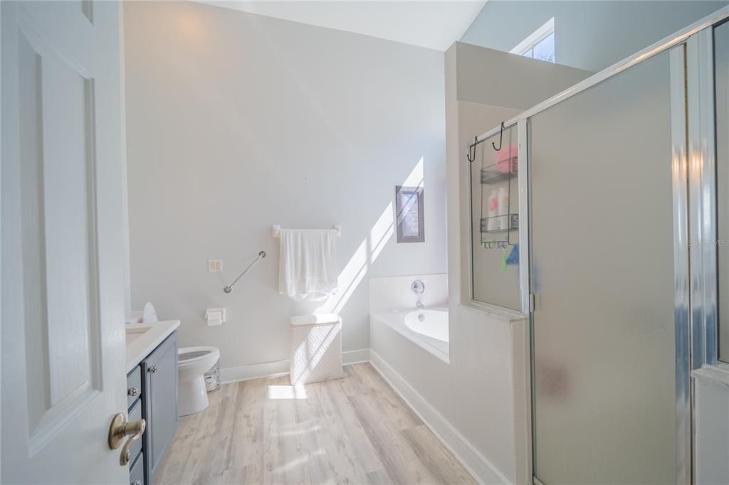 For Sale: $410,000 (2 beds, 2 baths, 2297 Square Feet)