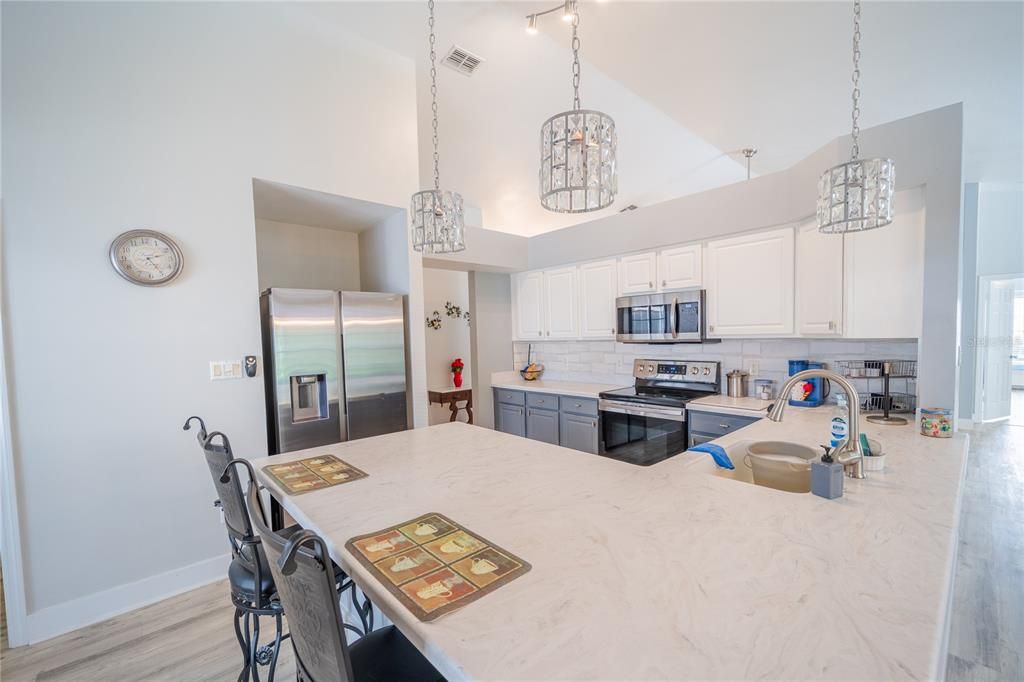 For Sale: $410,000 (2 beds, 2 baths, 2297 Square Feet)