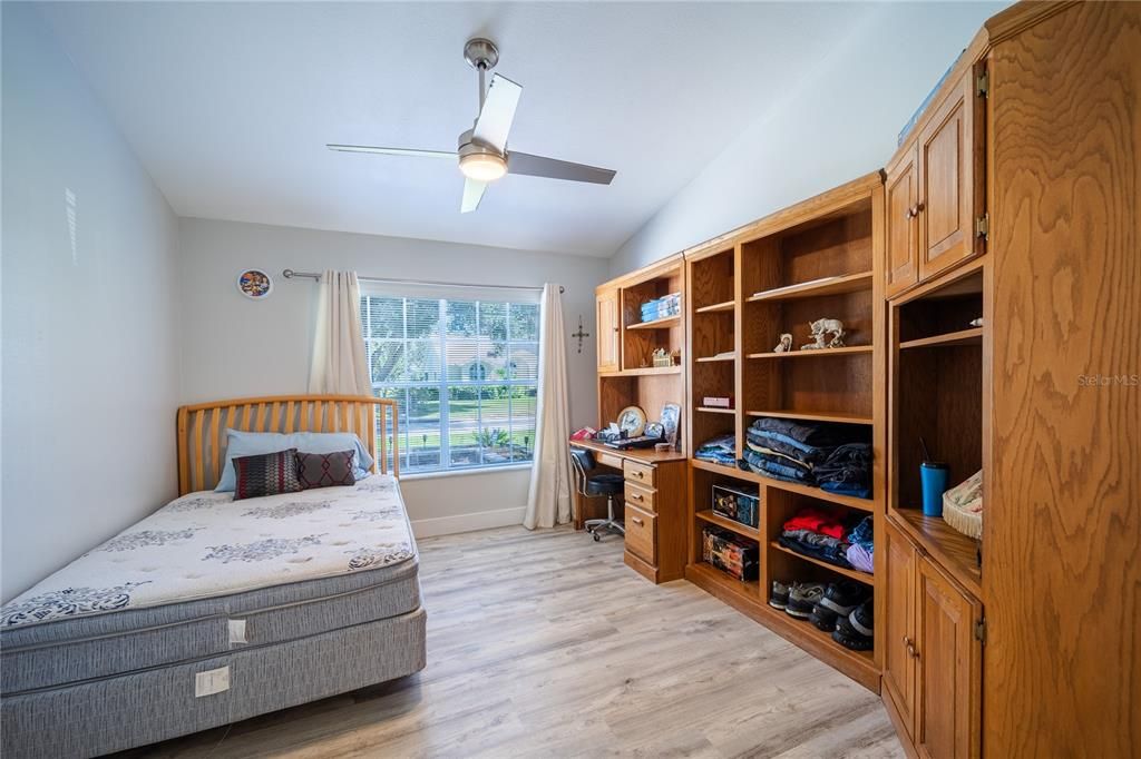 For Sale: $410,000 (2 beds, 2 baths, 2297 Square Feet)