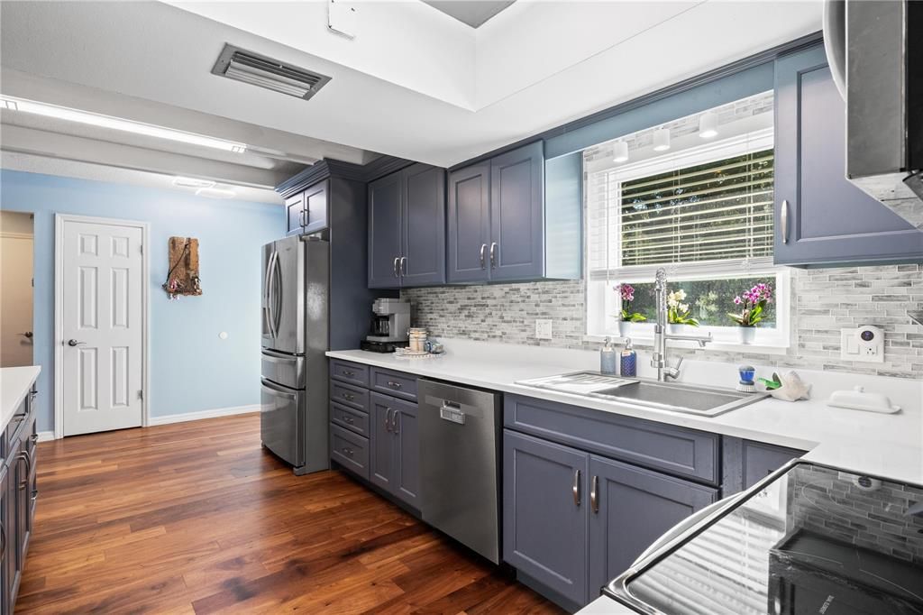 待售: $307,700 (3 贝兹, 2 浴室, 1392 平方英尺)