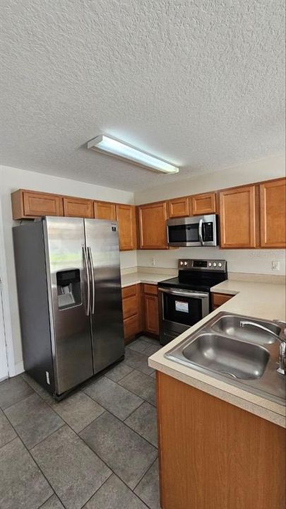 For Rent: $2,200 (3 beds, 2 baths, 1495 Square Feet)