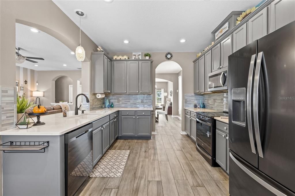 Active With Contract: $755,000 (5 beds, 4 baths, 3472 Square Feet)