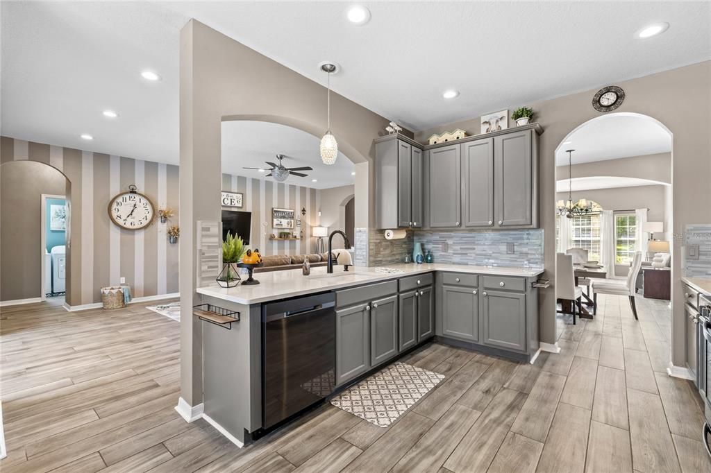 Active With Contract: $755,000 (5 beds, 4 baths, 3472 Square Feet)