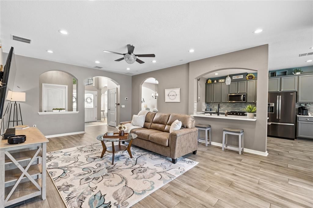 Active With Contract: $755,000 (5 beds, 4 baths, 3472 Square Feet)