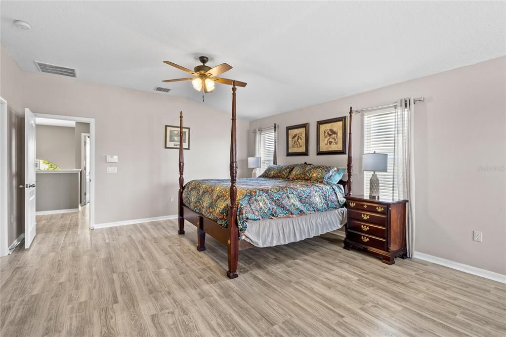 Active With Contract: $755,000 (5 beds, 4 baths, 3472 Square Feet)