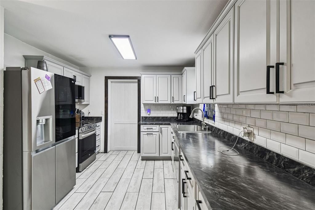 На продажу: $227,000 (2 спален, 2 ванн, 1296 Квадратных фут)