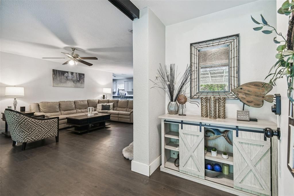 На продажу: $227,000 (2 спален, 2 ванн, 1296 Квадратных фут)